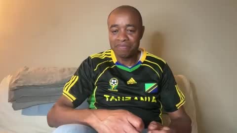 Snapshot of throbbingxxx chatting on 02-25-25, 12:45 austin xzandros online show from 02-25-25, 12:45