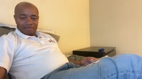 Snapshot of throbbingxxx chatting on 10-16-25, 12:11 austin xzandros online show from 10-16-25, 12:11