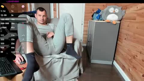 Snapshot of thyleo chatting on 04-27-26, 10:46 bigsshark online show from 04-27-26, 10:46