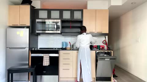 tia_fox online show from 10-29-25, 08:43