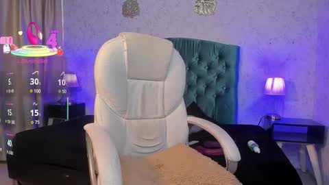 Snapshot of tian_slim chatting on 12-15-25, 09:19 tian online show from 12-15-25, 09:19