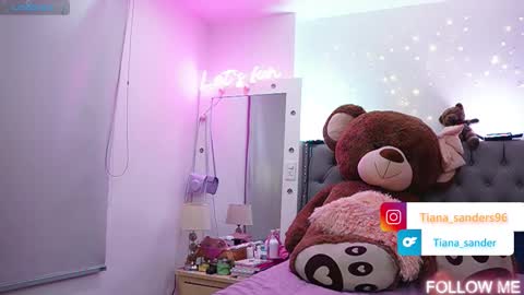 Snapshot of tiana_sanders chatting on 02-14-25, 04:15 TATIANA online show from 02-14-25, 04:15