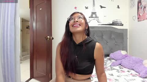 Snapshot of tiana_violet chatting on 04-21-26, 05:50 tiana_violet online show from 04-21-26, 05:50