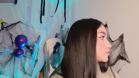 Snapshot of tianale chatting on 10-30-25, 11:16 Tiana Le online show from 10-30-25, 11:16