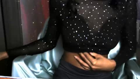 Snapshot of tiaradarling chatting on 02-14-25, 08:21 Tiara online show from 02-14-25, 08:21