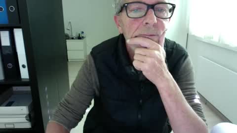 tiburzio online show from 09-24-25, 09:01