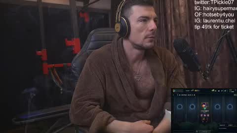 Snapshot of tickle_my_pickle07 chatting on 02-18-25, 06:15 tickle_my_pickle07 online show from 02-18-25, 06:15