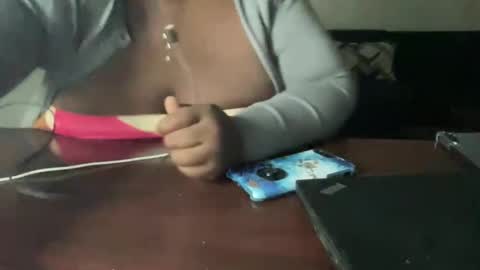 Snapshot of tierrahenri chatting on 09-29-25, 02:44 Tierra Henri online show from 09-29-25, 02:44