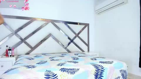 Snapshot of tifanibrown chatting on 02-16-26, 01:40 Tifani brown online show from 02-16-26, 01:40