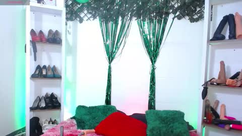 Tifanny Nails  online show from 03-24-26, 12:43