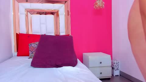 Karolina online show from 02-17-25, 10:58