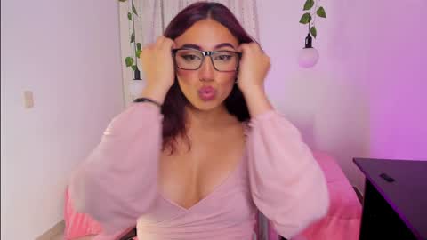 Snapshot of tifanyrose1 chatting on 01-16-25, 02:41 Tiffany online show from 01-16-25, 02:41