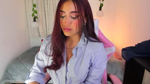 Snapshot of tifanyrose1 chatting on 01-24-25, 04:05 Tiffany online show from 01-24-25, 04:05