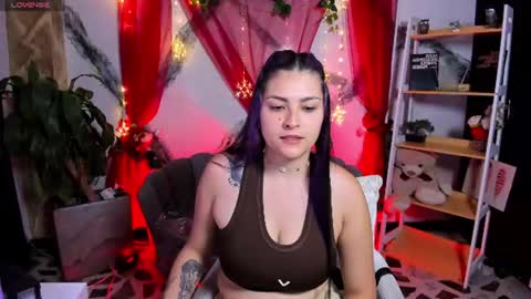 Snapshot of tifanywhite1_ chatting on 06-16-26, 04:04 online show from 06-16-26, 04:04