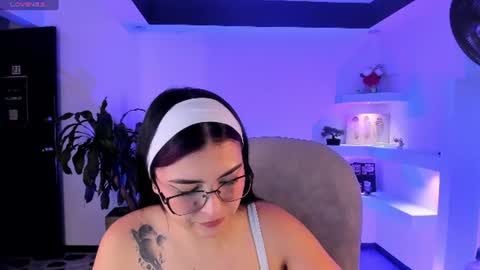 Snapshot of tifanywhite1_ chatting on 07-11-26, 05:21 online show from 07-11-26, 05:21