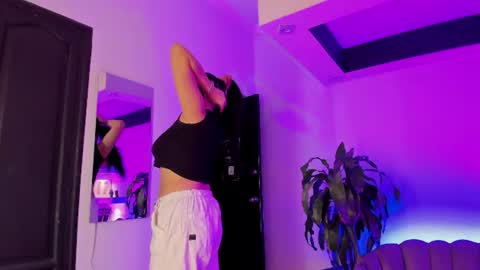 Snapshot of tifanywhite1_ chatting on 07-16-26, 03:56 online show from 07-16-26, 03:56