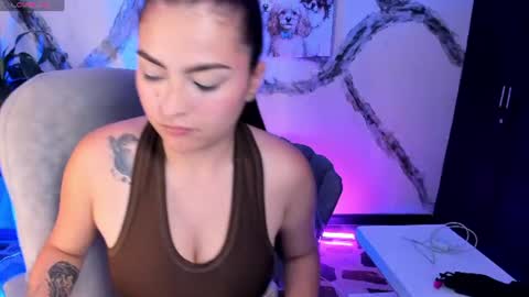 Snapshot of tifanywhite1_ chatting on 08-01-26, 04:56 online show from 08-01-26, 04:56