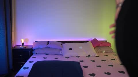 Tiffany online show from 09-17-25, 08:21