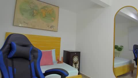 T I F F A N N Y online show from 04-18-26, 01:04