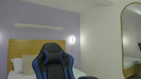 Snapshot of tiffanny_doll_ chatting on 05-06-26, 12:21 T I F F A N N Y online show from 05-06-26, 12:21