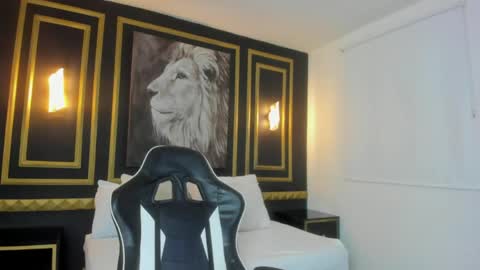 Snapshot of tiffanny_doll_ chatting on 05-26-26, 12:34 T I F F A N N Y online show from 05-26-26, 12:34