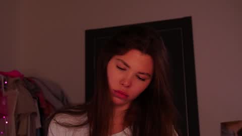 Im here on Fridays Saturdays Sundays  online show from 01-05-26, 05:27