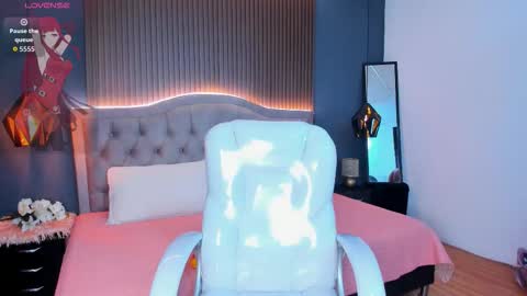 Snapshot of tiffany__charm_ chatting on 10-28-25, 03:43 tiffany__charm_ online show from 10-28-25, 03:43