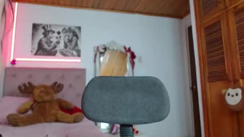 Tifanny online show from 10-06-25, 02:25