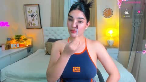 Snapshot of tiffany_cams chatting on 10-24-25, 10:44 Tiffany online show from 10-24-25, 10:44