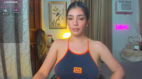 Snapshot of tiffany_cams chatting on 06-22-26, 12:35 Tiffany online show from 06-22-26, 12:35
