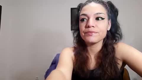 Snapshot of tiffany_chloe chatting on 02-26-25, 09:16 Tiffany online show from 02-26-25, 09:16