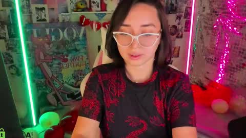 Snapshot of tiffany_robinson chatting on 02-14-26, 08:33 tiffany_robinson online show from 02-14-26, 08:33