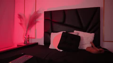 Snapshot of tiffany_sander chatting on 12-16-25, 03:00 tiffany_sander online show from 12-16-25, 03:00