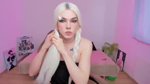 Snapshot of tiffany_smitch chatting on 09-22-25, 10:06 Tif online show from 09-22-25, 10:06