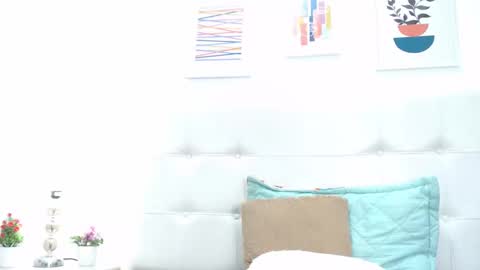 Snapshot of tiffanyfox_1 chatting on 03-04-25, 03:04 Tifanny Fox online show from 03-04-25, 03:04