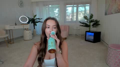 Snapshot of tiffanyhouston_ chatting on 01-09-25, 06:48 Tiffany Houston online show from 01-09-25, 06:48