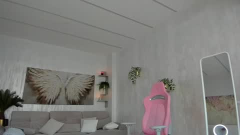 Tiffany Houston online show from 01-09-26, 06:38