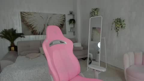 Tiffany Houston online show from 04-29-26, 06:06