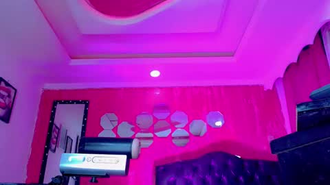 tiffanymackensyy69 online show from 04-05-26, 12:30