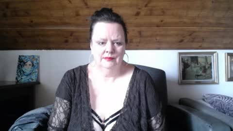 Snapshot of tiffanymature chatting on 04-24-26, 09:12 TiffanyMature online show from 04-24-26, 09:12