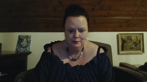 Snapshot of tiffanymature chatting on 04-30-26, 08:15 TiffanyMature online show from 04-30-26, 08:15