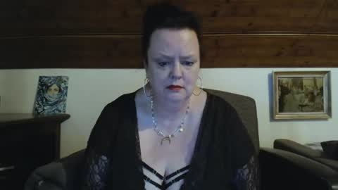 Snapshot of tiffanymature chatting on 05-01-26, 10:09 TiffanyMature online show from 05-01-26, 10:09
