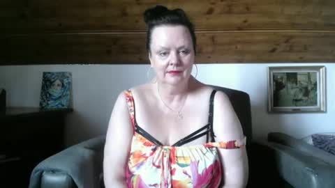 Snapshot of tiffanymature chatting on 05-09-26, 02:55 TiffanyMature online show from 05-09-26, 02:55