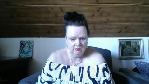 Snapshot of tiffanymature chatting on 05-26-26, 09:38 TiffanyMature online show from 05-26-26, 09:38