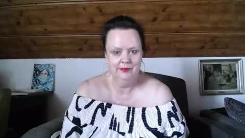 Snapshot of tiffanymature chatting on 07-22-26, 09:01 TiffanyMature online show from 07-22-26, 09:01
