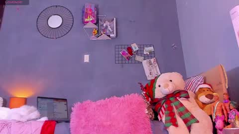 Snapshot of tiffbeautiful chatting on 12-24-24, 06:22 online show from 12-24-24, 06:22