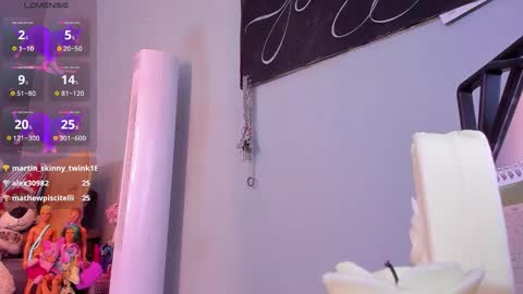 Snapshot of tiffbeautiful chatting on 01-10-25, 06:49 online show from 01-10-25, 06:49