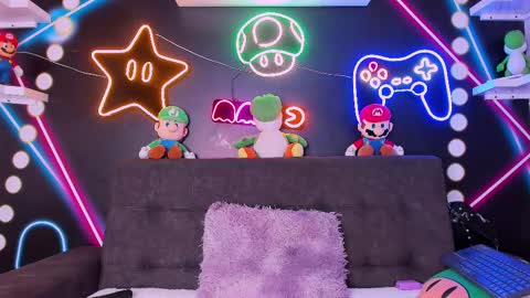 Snapshot of tiffvalentinee_ chatting on 02-17-25, 08:15 Tiffany online show from 02-17-25, 08:15