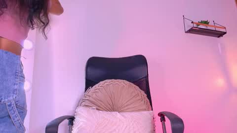 Snapshot of tiffvalentinee_ chatting on 10-06-25, 08:06 Tiffany online show from 10-06-25, 08:06