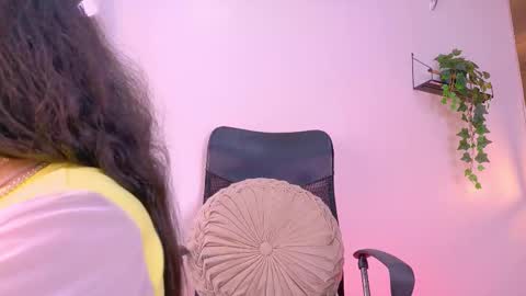 Snapshot of tiffvalentinee_ chatting on 10-13-25, 07:58 Tiffany online show from 10-13-25, 07:58